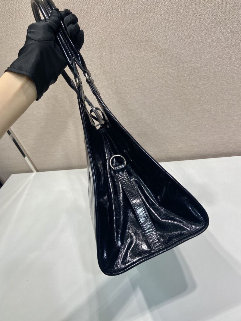 Pra*a top handle bags